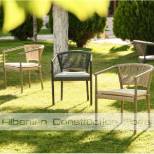 Karrige plastike per arredim te jashtem Karrige plastike per arredim te jashtem